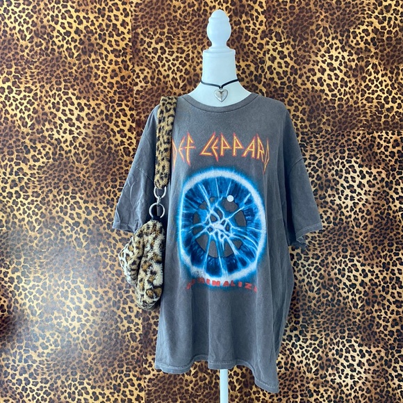 Def Leppard - Picture 3 of 11